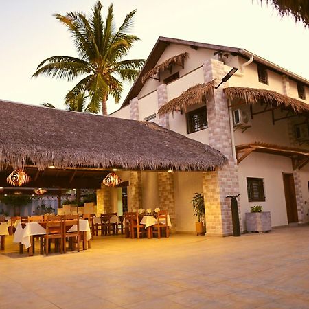 Hotel Baobab Cafe 穆龙达瓦 外观 照片