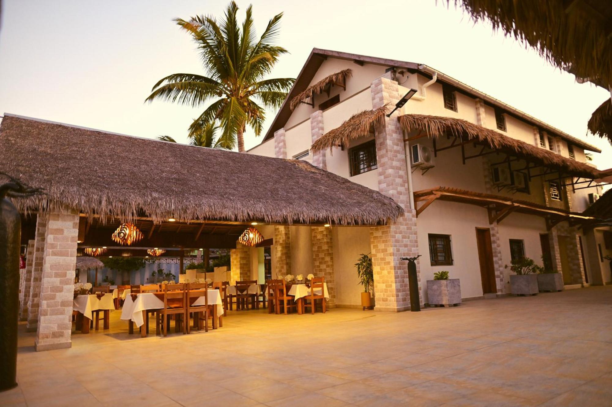 Hotel Baobab Cafe 穆龙达瓦 外观 照片
